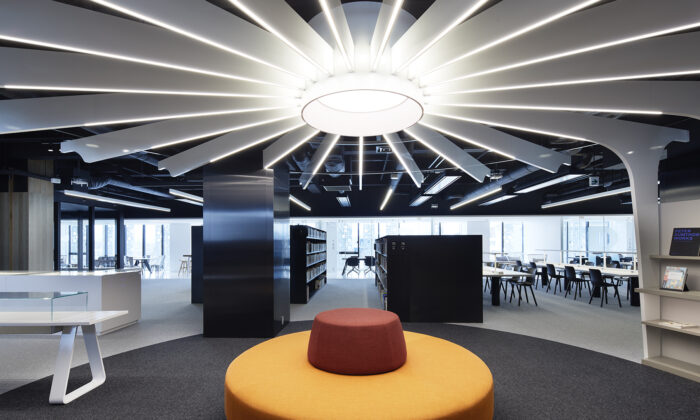 Kogakuin University Learning Commons LC8