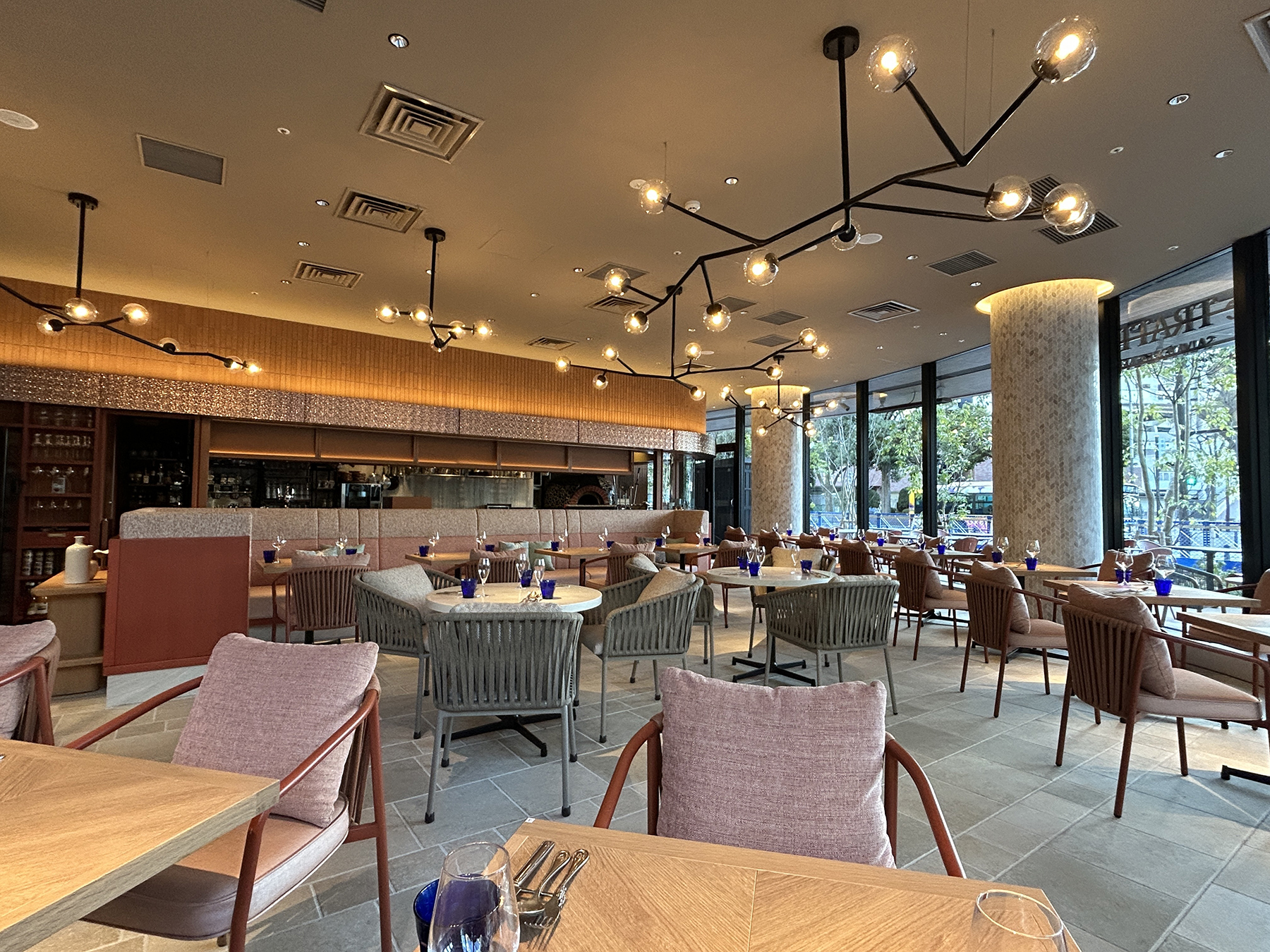 The TRATTORIA SALVATORE CAFE  BASEGATE横浜関内